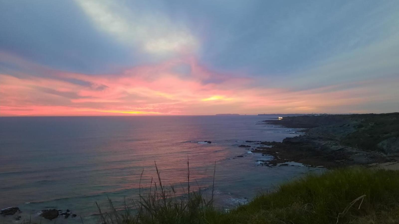 The Whale Beach House Atouguia Da Baleia Buitenkant foto